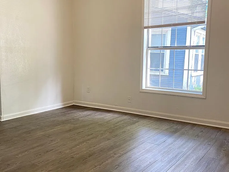 328 N Philadelphia Ave — Photo 11