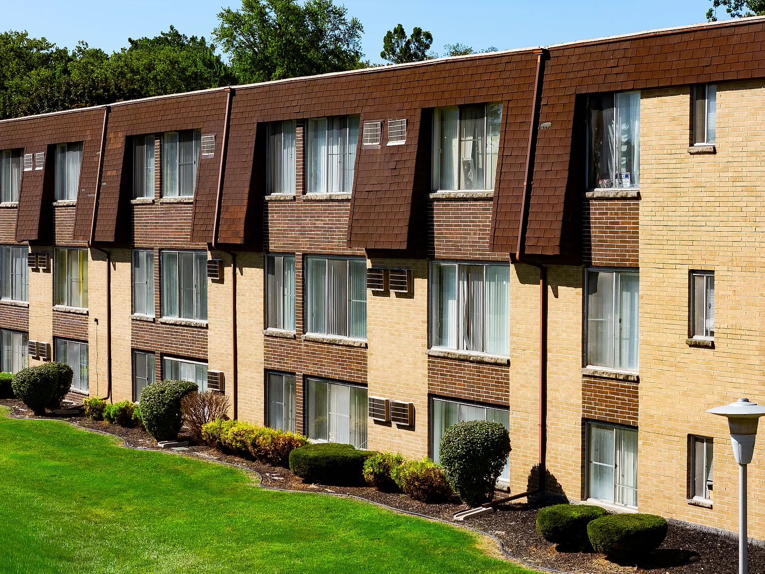 Top of The Drive Apartments — Photo 4