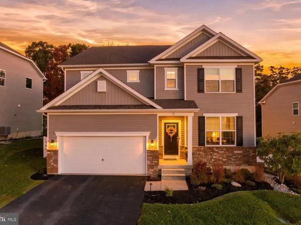 15 Clayton Ln, Downingtown, PA 19335