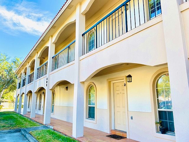 1st image of 609 Buena Vista Dr APT 1