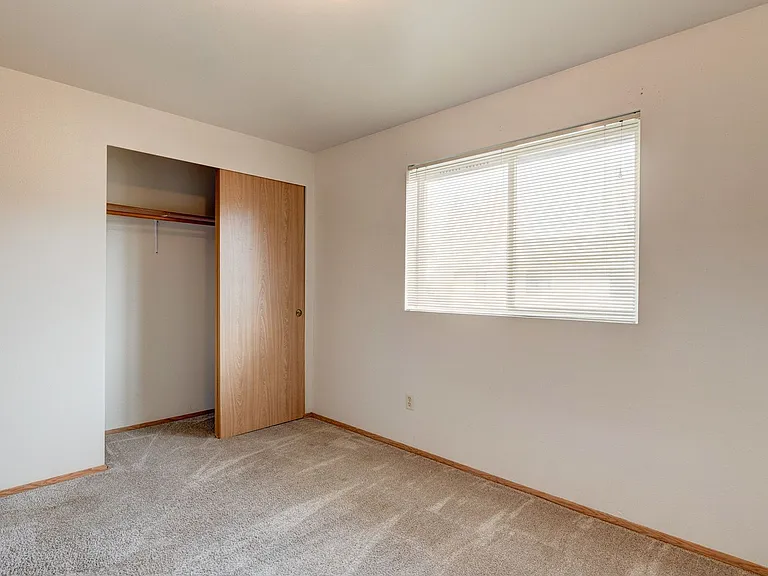 1154-340 SE Midway Blvd — Photo 8