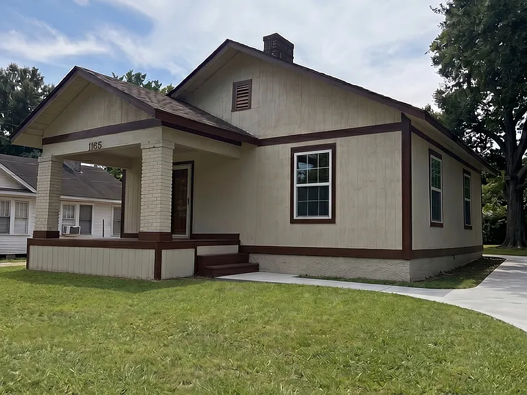 1165 Cannon St — Photo 1