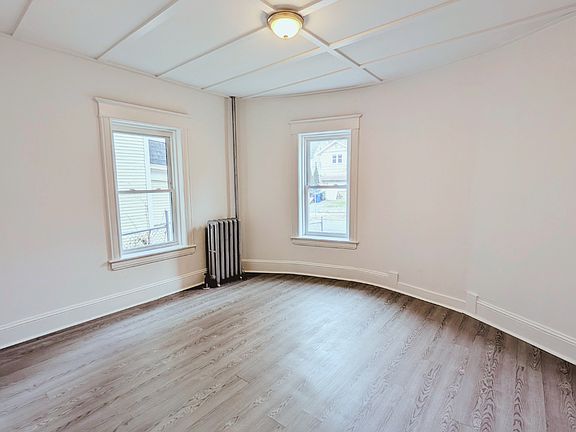 5th image of 24 Coomes St APT 3R