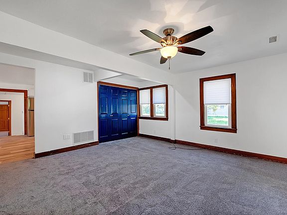 4th image of 402 N Millwood St
