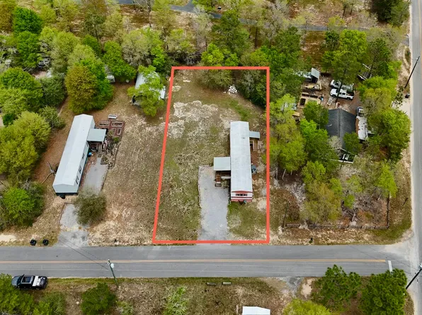 241 Leonardo Ln, Defuniak Springs, FL 32433