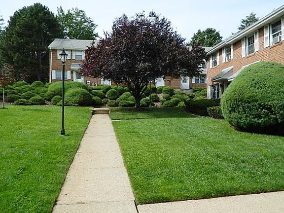 2nd image of 154 Parkview Dr