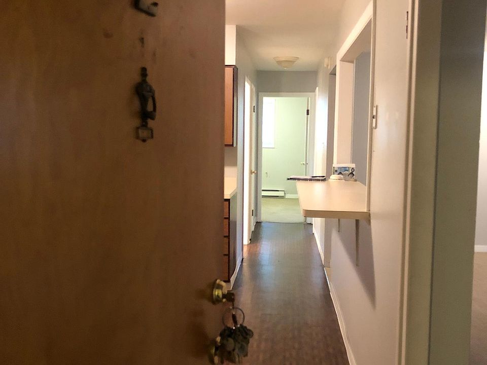 1st image of 529 E Main St APT 2S