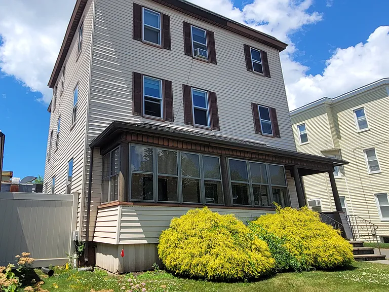 709 Grattan St #709 — Photo 3