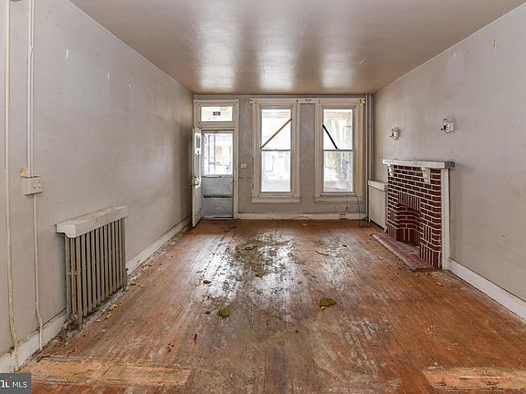 4th image of 512 E 35th St
