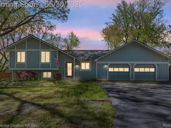 6785 Grassland Ave, West Bloomfield, MI 48324