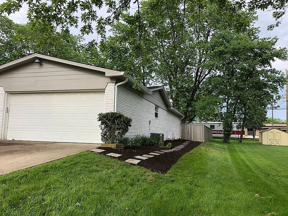 2nd image of 370 Carmel View Dr