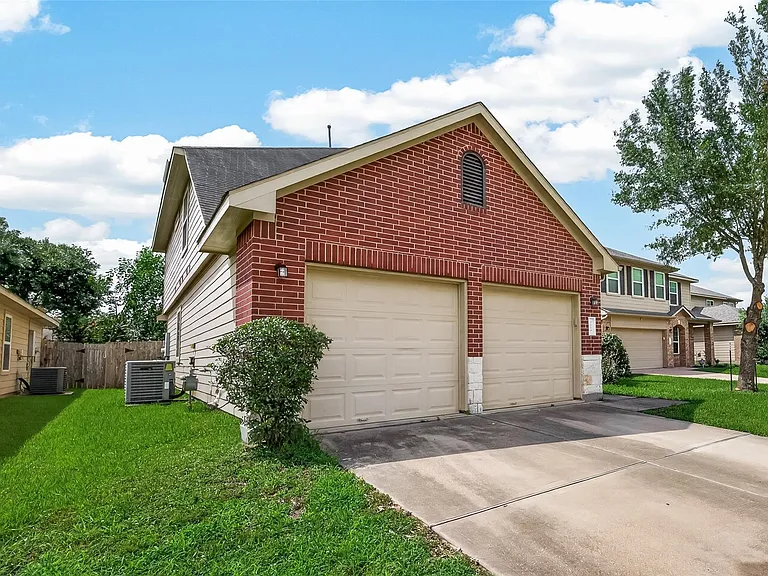 3519 Lilac Ranch Dr — Photo 2