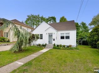 39-22 Vanore Dr, Fair Lawn, NJ 07410