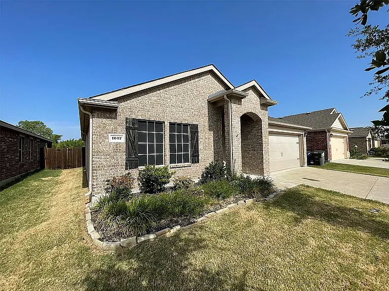 Building Photo - 1007 Riverstone Trl