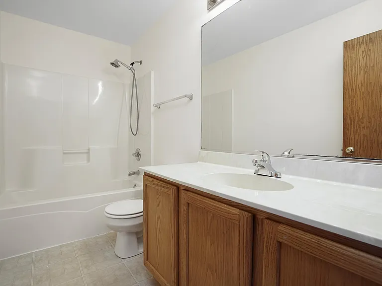 2304 Hudson Cir — Photo 18