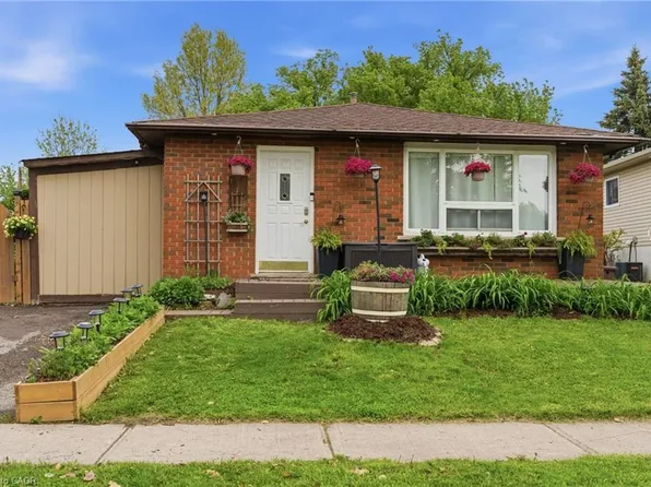 115 Gordon Drummond Ave, Hamilton, ON L8J 1E9