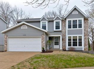 1588 Greenfield Crossing Ct, Ballwin, MO 63021