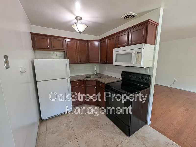 1 bed, 1.0 bath, $1,350 — Photo 4