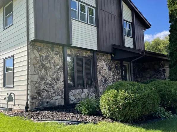 2245 East Hickory DRIVE, Oak Creek, WI 53154