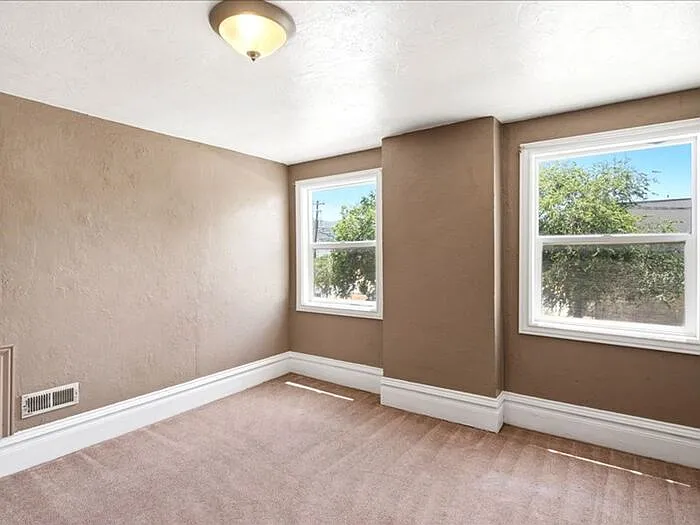 1001 N Main St — Photo 24
