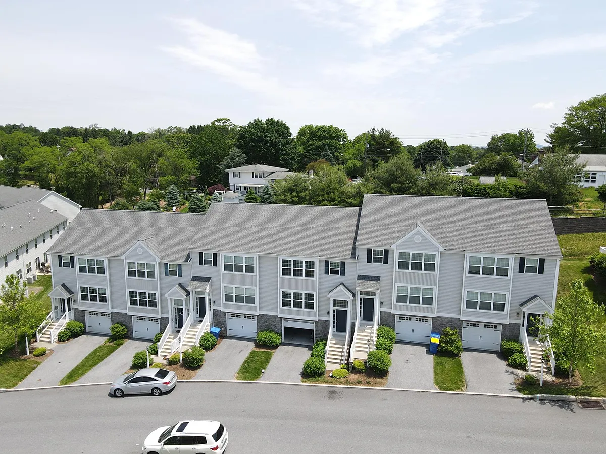 Building Photo - 760 Oak Leaf Ln