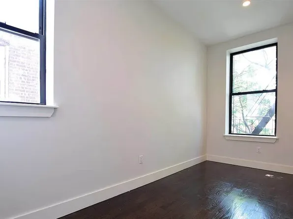 854 Greene Avenue image 3 of 11