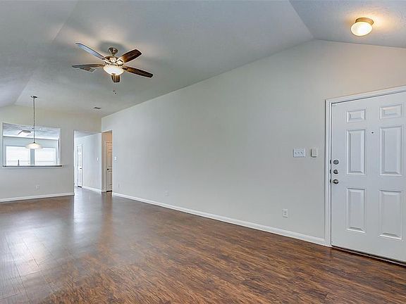5th image of 2611 Verano Dr