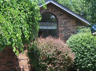 2253 W Deerfield St, Springfield, MO 65807
