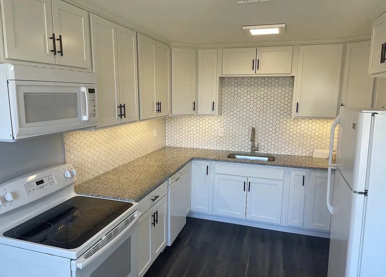 3 bed, 1362 sqft, $2,375 — Photo 3