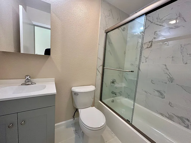 1012 Grant Ave #2E — Photo 7
