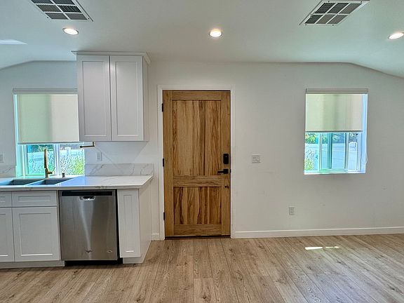 2nd image of 6843 Hanna Ave