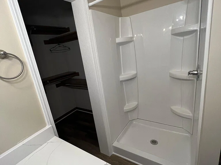 638 Eugene Ct — Photo 14