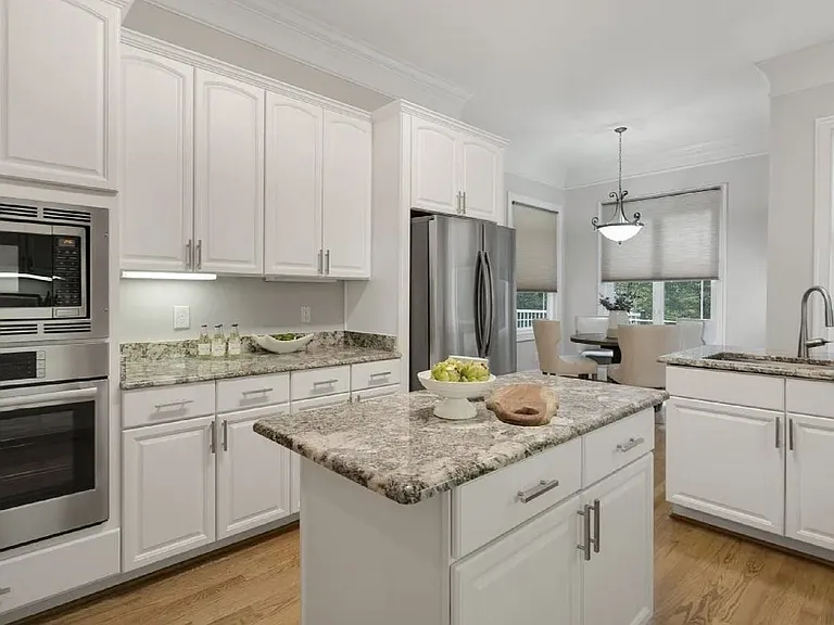 5909 Greenevers Dr — Photo 7