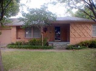 1919 Viewcrest Dr, Dallas, TX 75228