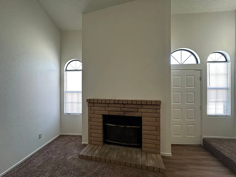 7809 S Laurelglen Blvd — Photo 8