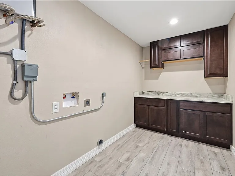 1040 Pine Cove St — Photo 14