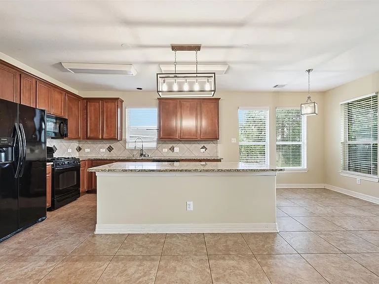 25203 Oak Villa Dr — Photo 13
