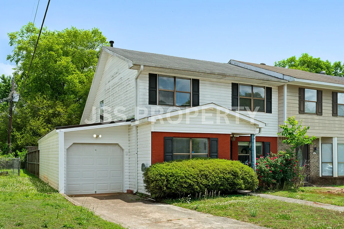 Building Photo - 2267 Cheshire Dr