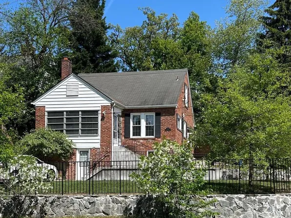 1301 N Kirkwood Rd, Arlington, VA 22201