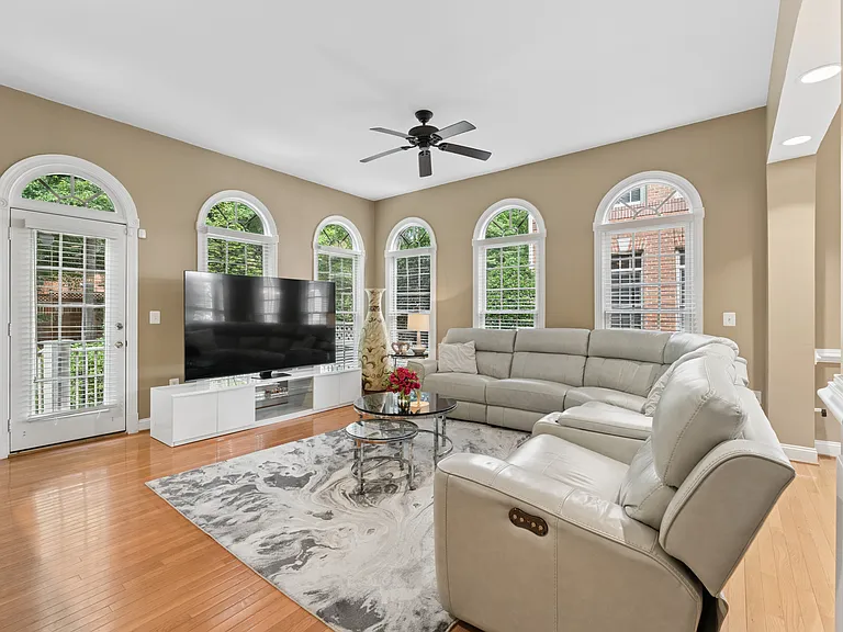 12810 Falcon Wood Pl — Photo 3