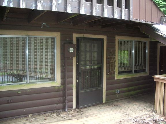 3rd image of 222 Paradise Dr