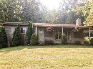 122 Whispering Oaks Rd, Belleville, PA 17004