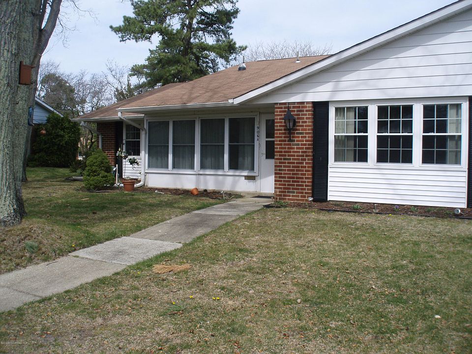 1st image of 906 A Dumbarton Drive #A