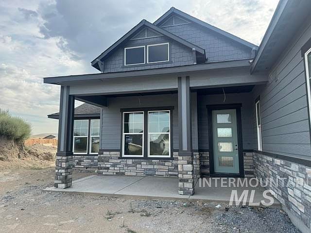 1st image of 760 Pinehurst