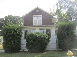 623 Chestnut St, Waukegan, IL 60085