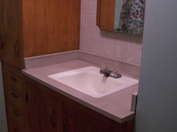 5th image of 600 E Tripp Ave