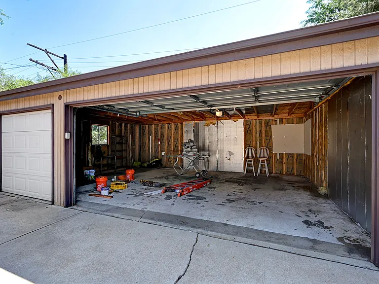 840 N Krameria St — Photo 63