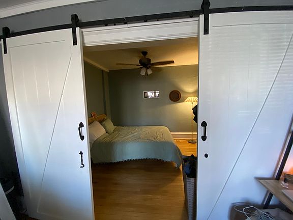 2nd image of 818 W Franklin Ave APT 36
