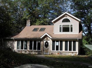 9 Woodleigh Rd, Putnam Valley, NY 10579