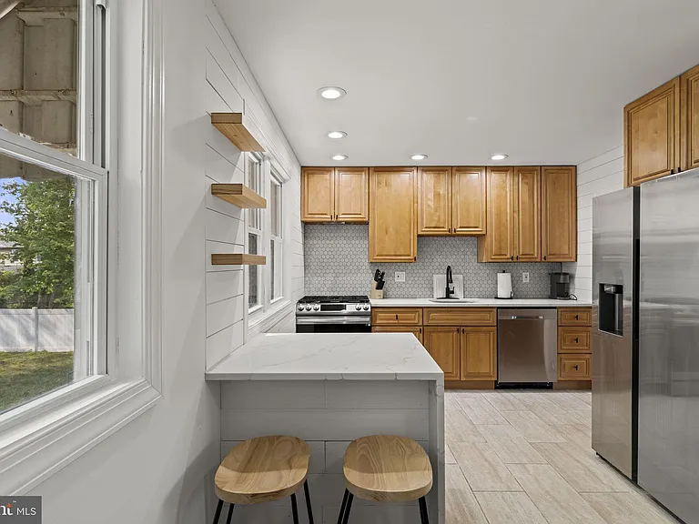 901 Russo Dr — Photo 11